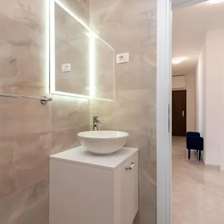 Oleandar Τρογκίρ